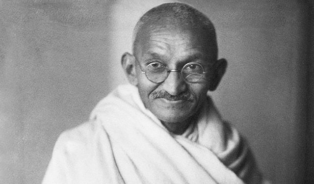 Tarihte Bugün: Mahatma Gandhi suikaste uğradı