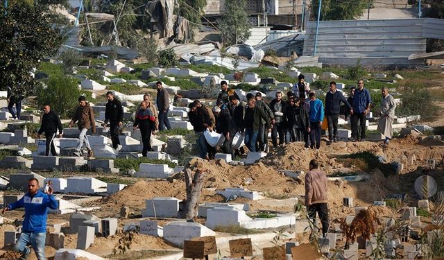 İsrail ordusu Gazze'de mezarları açtığını doğruladı