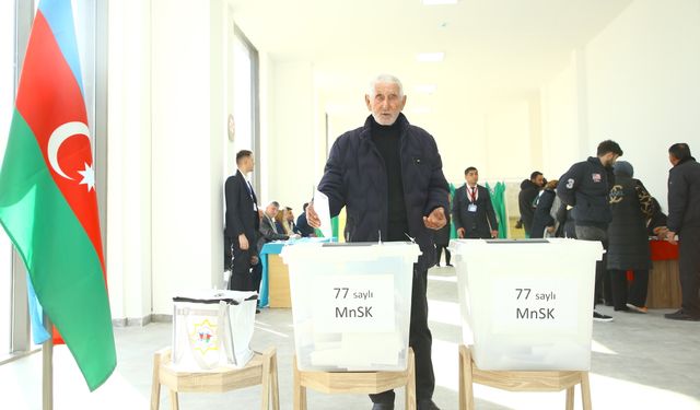 Azerbaycan'da, işgalden kurtarılan Fuzuli'de halk, cumhurbaşkanı seçimine ilgi gösteriyor