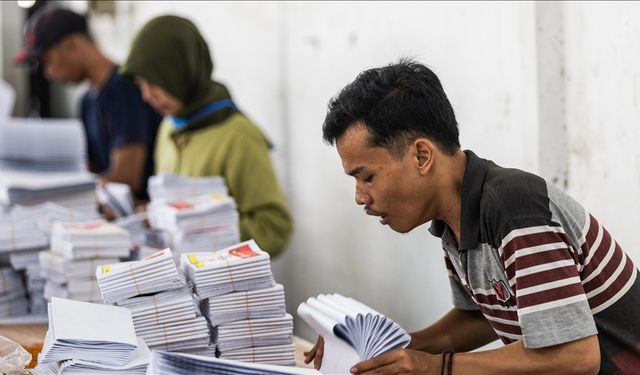 Endonezya, yarın yeni devlet başkanını seçecek