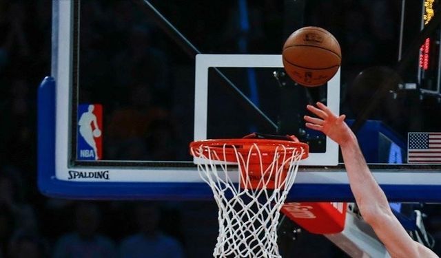 NBA'de Nikola Jokic "triple-double" yaptı, Denver Nuggets kazandı