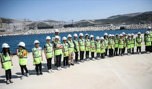 Çocuklar Akkuyu NGS'yi gezerek, nükleer enerji hakkında bilgilendirildi