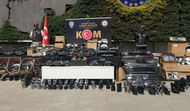 İstanbul'da kaçak oto yedek parçası operasyonunda 8 şüpheli yakalandı