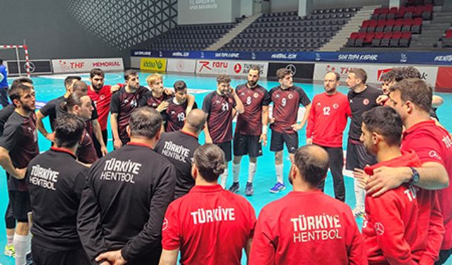 A Milli Erkek Hentbol Takımı'nın İzmir kampı başladı