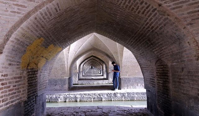 İran'ın İsfahan kentindeki yüzlerce yıllık tarihi eserler zarar görüyor