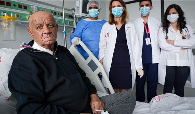 Oğlundan yarı uyumlu kök hücre nakliyle sağlığına kavuştu