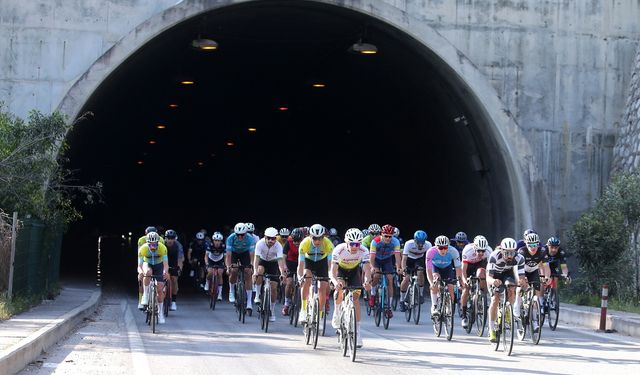 AKRA Gran Fondo’da pedallar dostluk için döndü