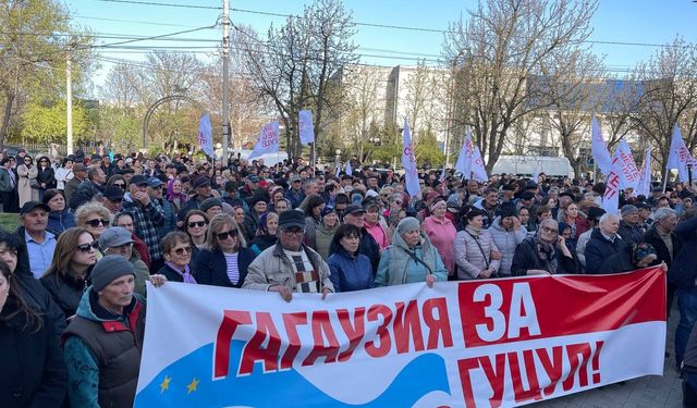 Gagavuzya Özerk Bölgesi’nde binlerce kişi hak talebi için miting yaptı
