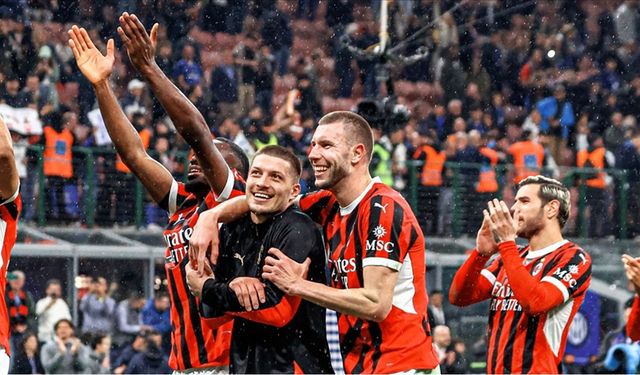İtalya Kupası'nda ilk finalist Milan oldu