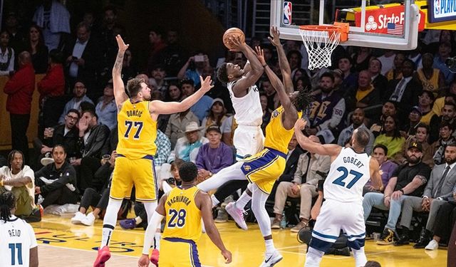NBA play-off'larında Timberwolves, Edwards'ın 43 sayı attığı maçta Lakers'ı yendi