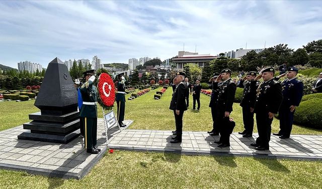 Genelkurmay Başkanı Orgeneral Gürak, Güney Kore'de ziyaretlerde bulundu