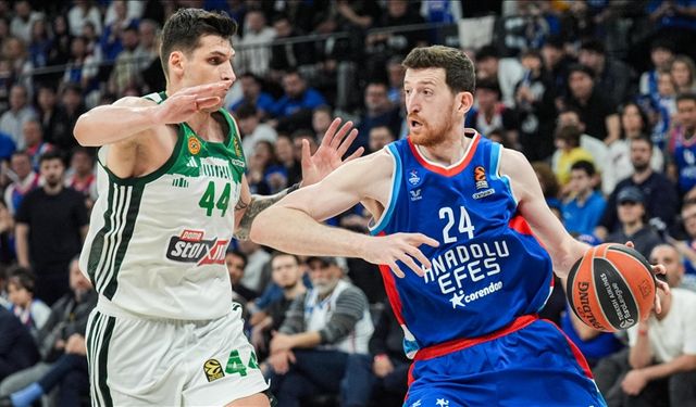 Anadolu Efes, Atina'da "dörtlü final" için parkeye çıkacak