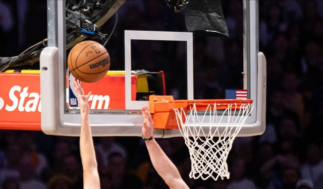 NBA konferans finalinde Pacers'ı 111-94 yenen Knicks seriyi 3-2'ye getirdi