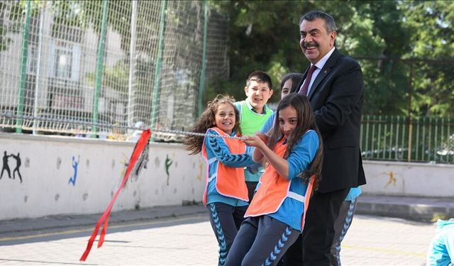 Milli Eğitim Bakanı Tekin, "dönem sonu faaliyet haftası" etkinliğine katıldı
