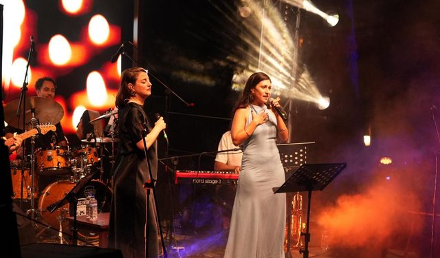 CAZIN KALBİ SWİSS OTEL’DE ATTI: TÜRKÜLERİN CAZLA DANSI BÜYÜLEDİ