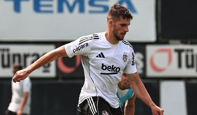Beşiktaş'ın yeni transferi David Jurasek ilk idmanına çıktı