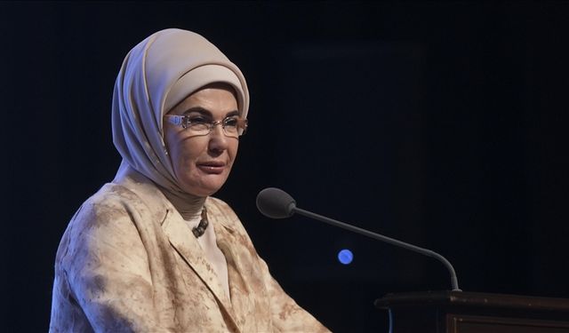 Emine Erdoğan, Vatikan'da "Dünya 5'ten büyüktür" mesajı verdi