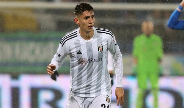 Beşiktaş'ta genç futbolcu Demir Ege Tıknaz'ın sözleşmesi uzatıldı