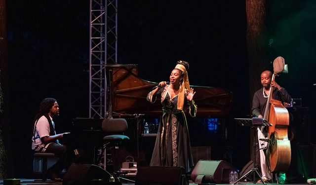 Jazzmeia Horn İstanbul'da müzikseverlerle buluştu