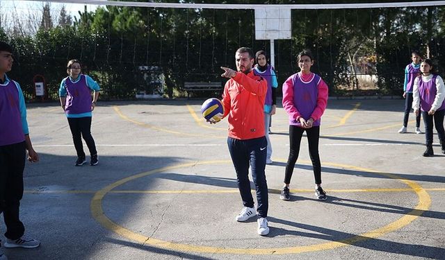 MEB, milli sporculardan sözleşmeli öğretmen ataması yapacak