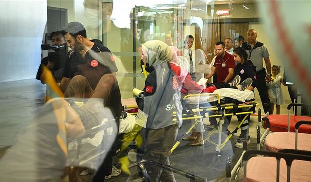 Gazze'den tedavi için Türkiye'ye 4 yaralı getirildi