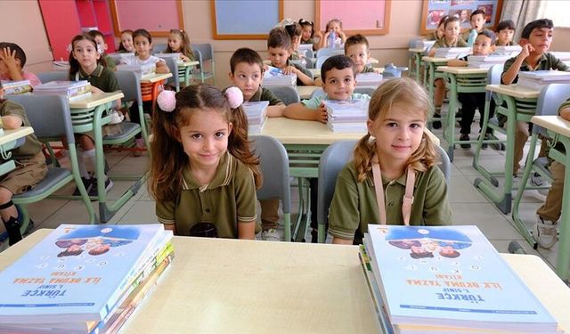 İlk zil, 1 Eylül'de "uyum" eğitimleri için çalacak.