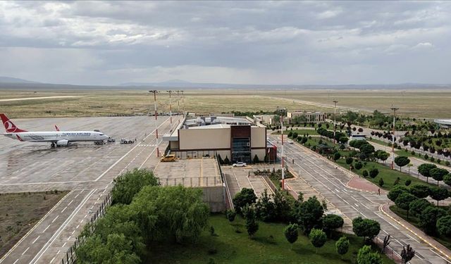 Iğdır Şehit Bülent Aydın Havalimanı, hudut kapısı oldu