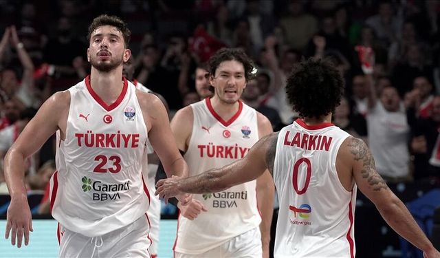 A Milli Basketbol Takımı yarı final için sahaya çıkıyor