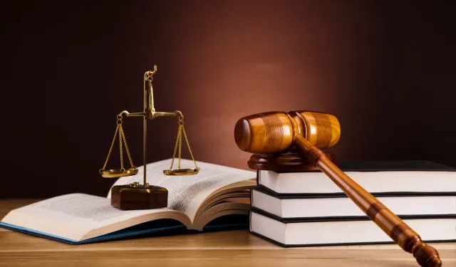 Hukukun Temel Taşını Keşfedin: Kapsamlı Anayasa Hukuku Kitapları