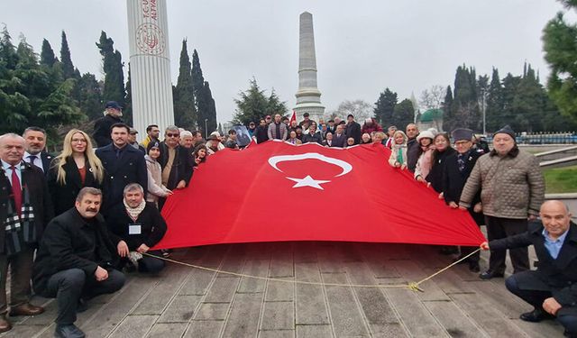 AY YILDIZLI BAYRAĞA SAHİP ÇIKMAK İÇİN ORTAK DURUŞ
