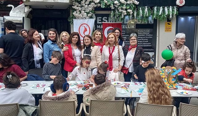 29 EKİM KADINLARI, 23 NİSAN COŞKUSUNU ÇOCUKLARA RESİMLERLE YAŞATTI
