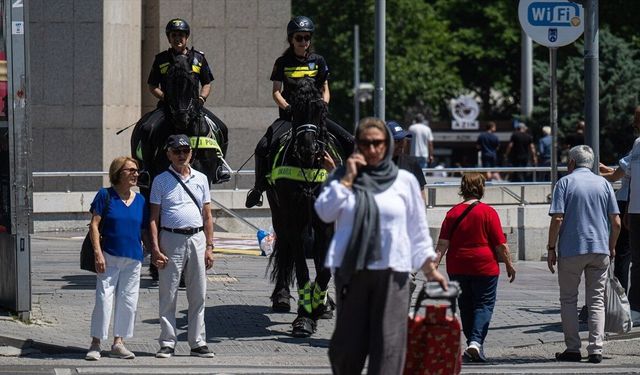 Başkentte atlı polisler devriye görevi yürütüyor