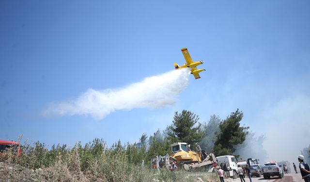 Çanakkale'de ormanlık alanda çıkan yangına müdahale ediliyor