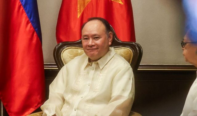 Çin, Filipinler Savunma Bakanı Teodoro ve ailesine yaptırım uygulayacağını açıkladı