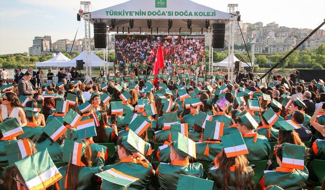Doğa Koleji'nde 2026 lise mezuniyet töreni düzenlendi