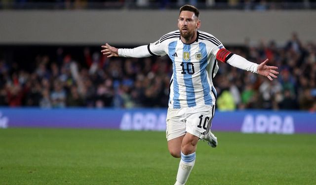 Dünya Kupası'nın iki 'Altın Top'a sahip tek oyuncusu Messi