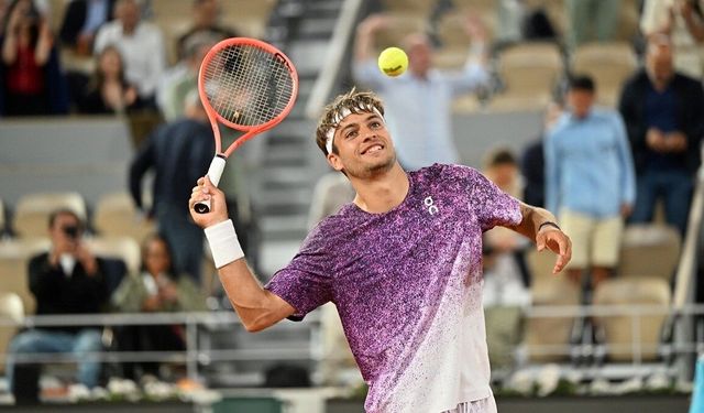 Flavio Cobolli, Fransa Açık'ta yarı finale çıktı