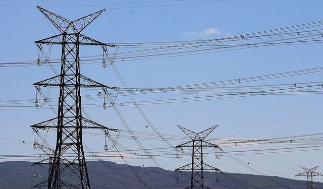 İran Enerji Bakanı: İran ile Katar elektrik şebekesi birbirine bağlanacak