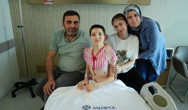 Medipol'den ileri derece skolyoz hastasına başarılı operasyon