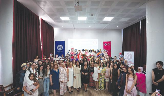 YEDİTEPE’DEN DOKUZ ADA’YA SÜRDÜRÜLEBİLİR MODA RÜZGÂRI