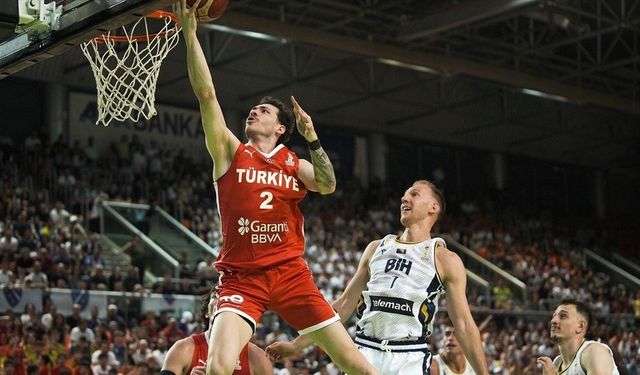 A Milli Erkek Basketbol Takımı Bosna Hersek'i 82-75 yendi