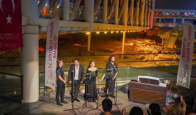 Antalya Nekropol Müzesi'nde 'Kahramanlık Türküleri' konseri düzenlendi