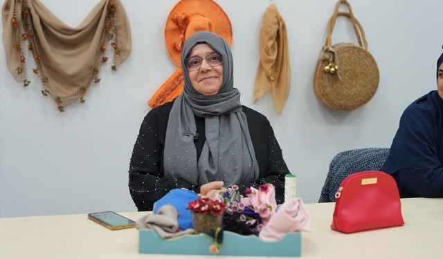 Eşinin vefatıyla içine kapanan kadın, el işi ürünler yaparak yeniden hayata tutundu