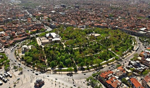 Dağların Eteğinde Taşla Yazılmış Bir İlçe