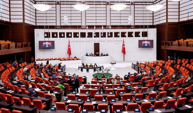Öğrenci affına ve yükseköğretime ilişkin düzenlemeleri içeren kanun teklifi TBMM Genel Kurulunda kabul edildi