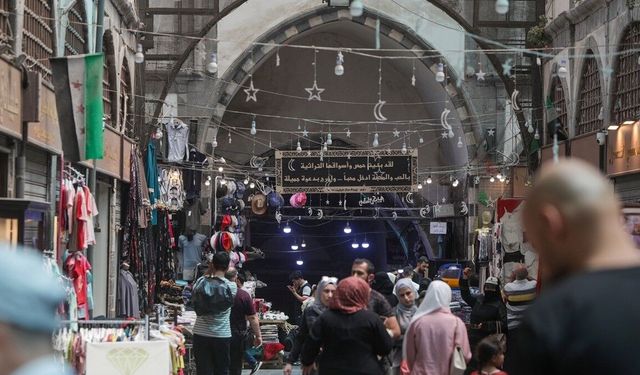 Suriye'de savaşın yaralarını saran tarihi Osmanlı Kapalı Çarşısı yeniden hayat buluyor