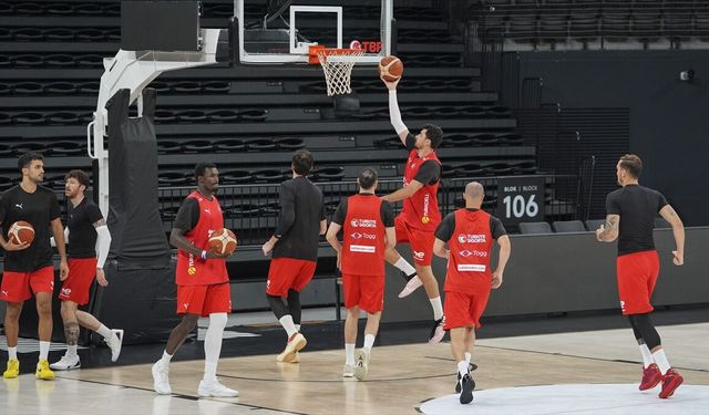 A Milli Erkek Basketbol Takımı'nda hedef 2'de 2 yapmak
