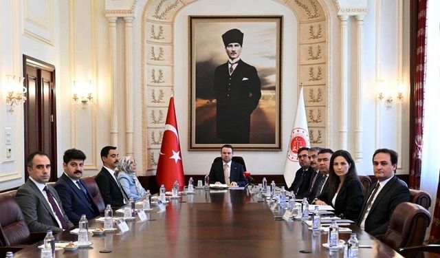 Adalet Bakanı Gürlek, Muhsin Yazıcıoğlu'nun ailesiyle görüştü