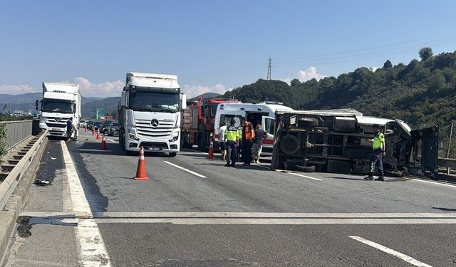 Anadolu Otoyolu Düzce kesimindeki zincirleme kaza ulaşımı aksattı