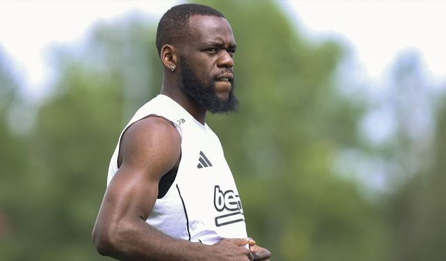 Beşiktaş, orta saha oyuncusu Jean Onana ile yollarını ayırdı